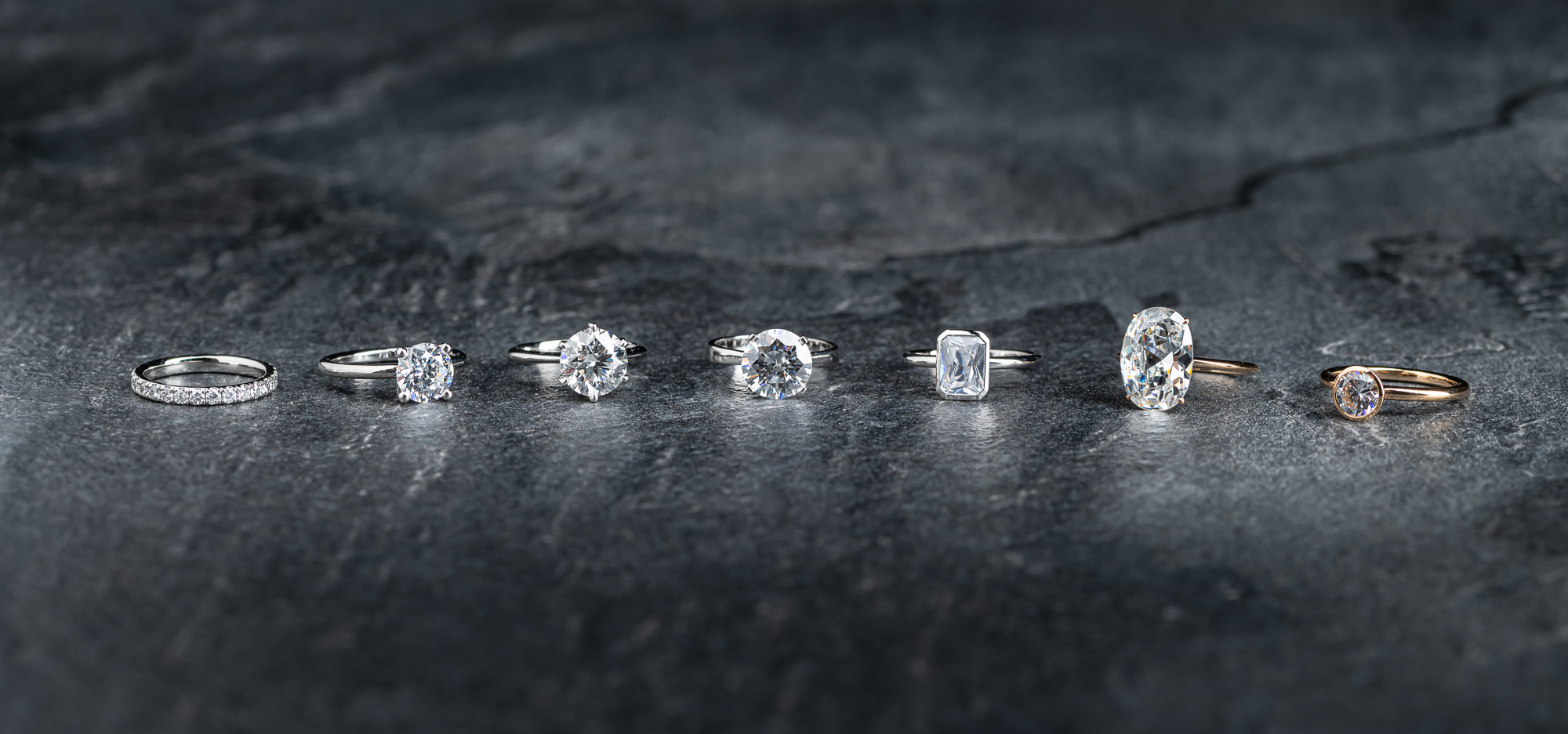 Solitär (Verlobungsring, Engagement Ring, Solitaire) und Eternity Ring. Labor Diamanten, Lab Grown Diamonds. Green World Diamonds.