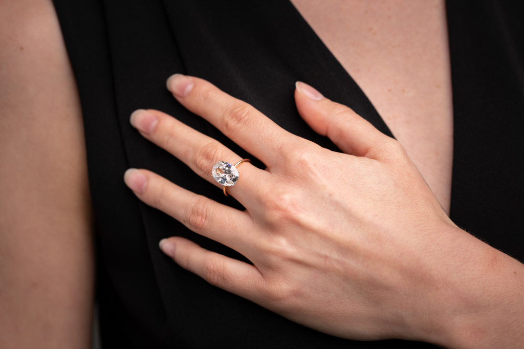 Solitär & Verlobungsring (Engagement Ring): Solitaire “Hailey” 4-Prong Claws Razor Thin. Labor Diamanten, Lab Grown Diamonds. Green World Diamonds.