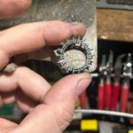 FAIRY TWINS 3.70mm 3.50ct shared Prongs Eternity Ring Alliance Ring - Werkstatt Foto 7