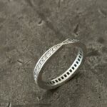 Schweizer Atelier Werkstatt Foto Eternity Ring Alliance Ring Eden Apple Mint
